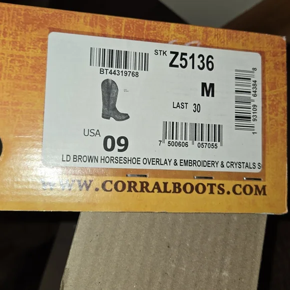 NWT Corral Horseshoe Overlay & Embroidery & Crystal, Square Toe Western, Sz 9 - Picture 7 of 8